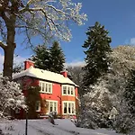 Torrdarach House Bed & Breakfast