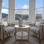 Tigh Na Cloich Hotel