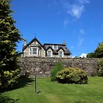 Tigh Na Cloich Hotel