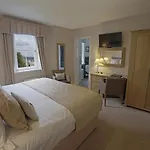 Tigh Na Cloich Hotel