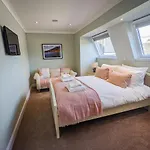 Beautiful Spacious Central Flat, Pitlochry
