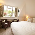 Torrdarach House Bed & Breakfast