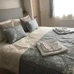 Luxury 2 Bedroom Caravan In Stunning Location