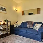 Cosy Peaceful One-Bedroom Cottage In Pitlochry