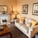 Kinnaird Country House With Hot Tub