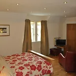 West Haugh Farmhouse B And B
