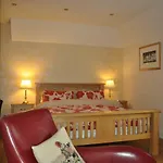 West Haugh Farmhouse B And B