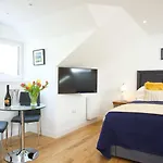 Dunmurray Lodge Guesthouse And Loft Apartment