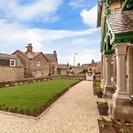 Inveresk House