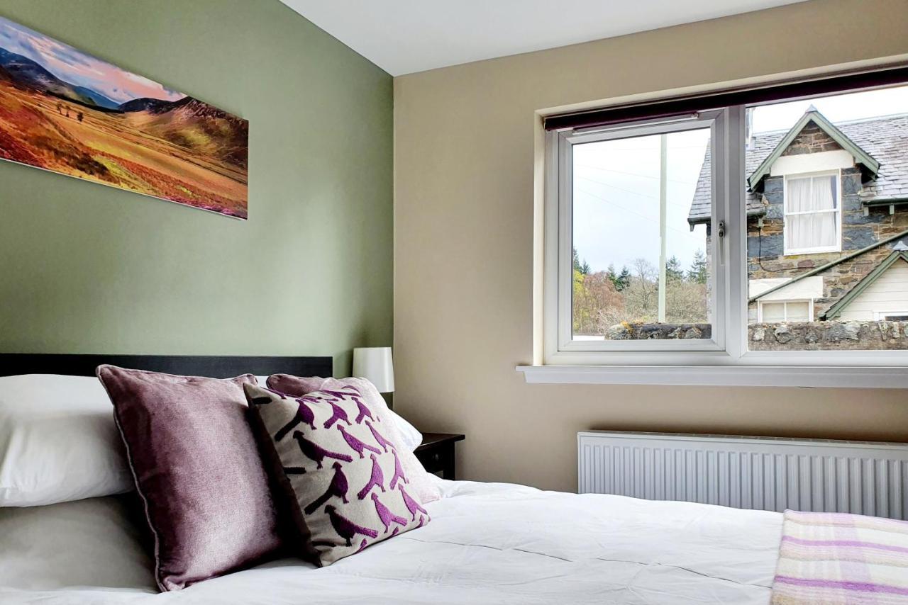 Oakbank Apartment