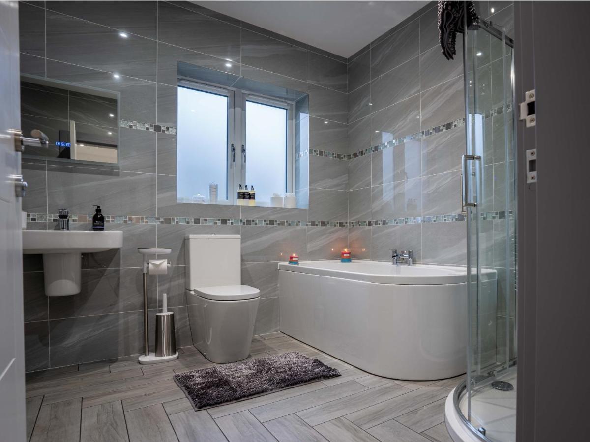 Heather House , Luxury House In