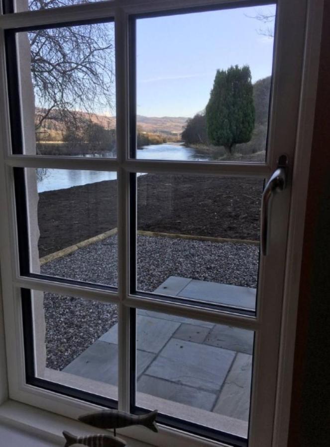 Kingfisher Cottage, Port O Tay *