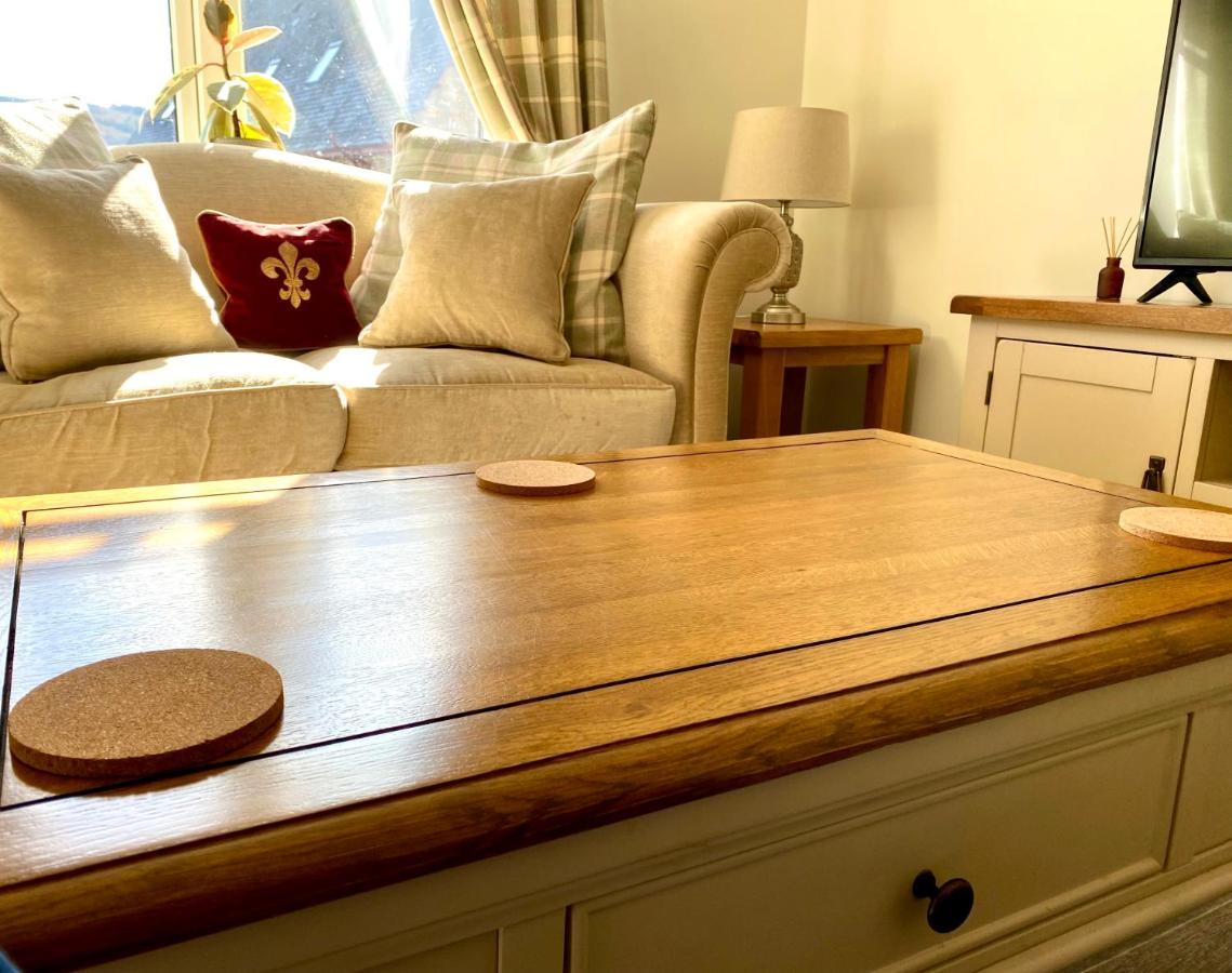 Apartment Beautiful 2 Bedroom, 2 Bathroom Flat With Parking.