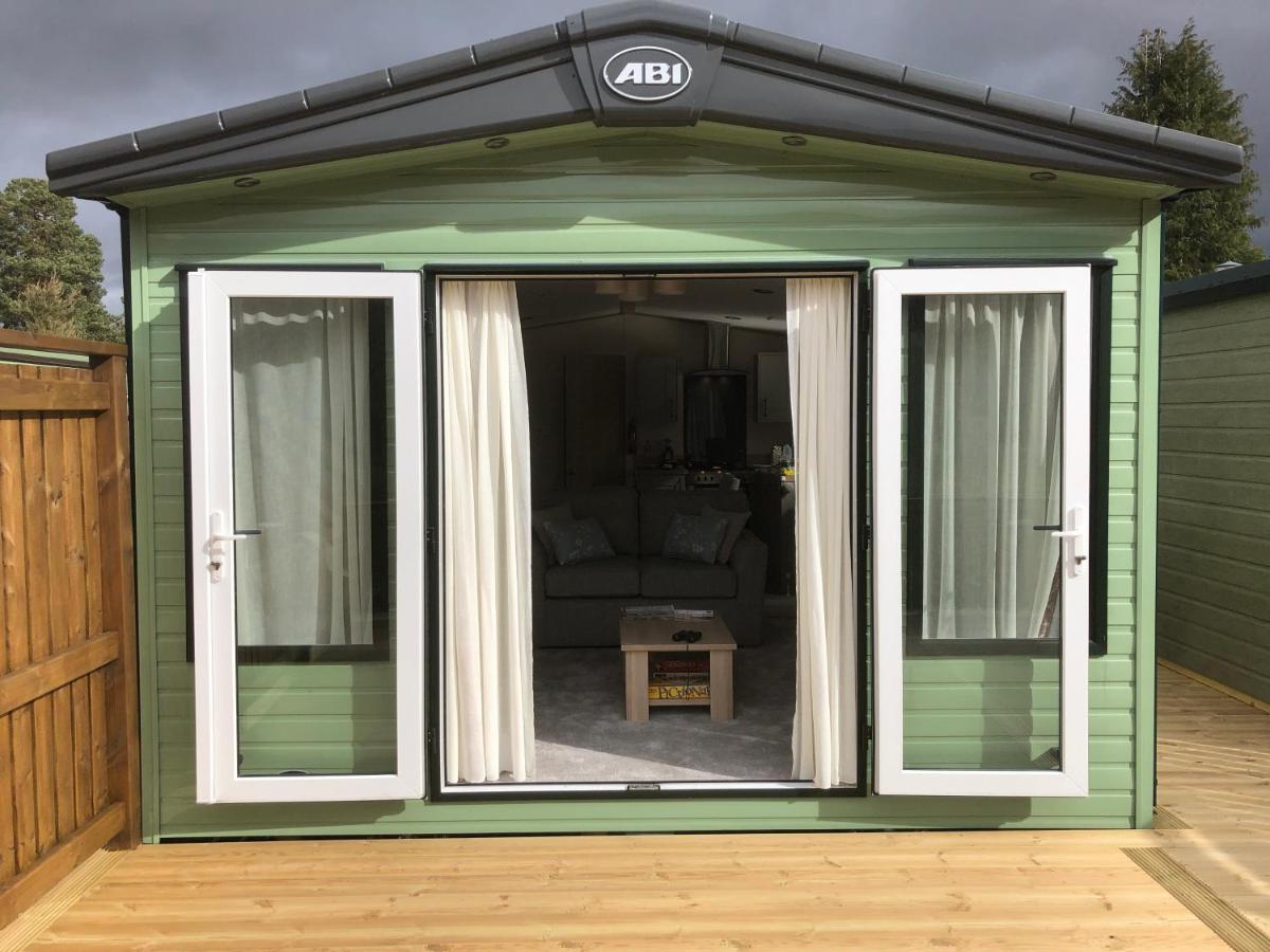 Luxury 2 Bedroom Caravan In Stunning Location *