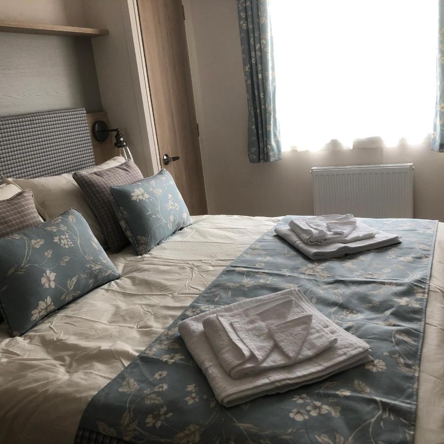 Luxury 2 Bedroom Caravan In Stunning Location Holiday home *