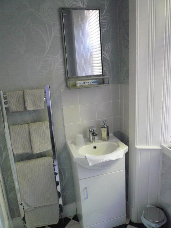 Woodburn Ground-floor In Quiet Setting In Apartment *
