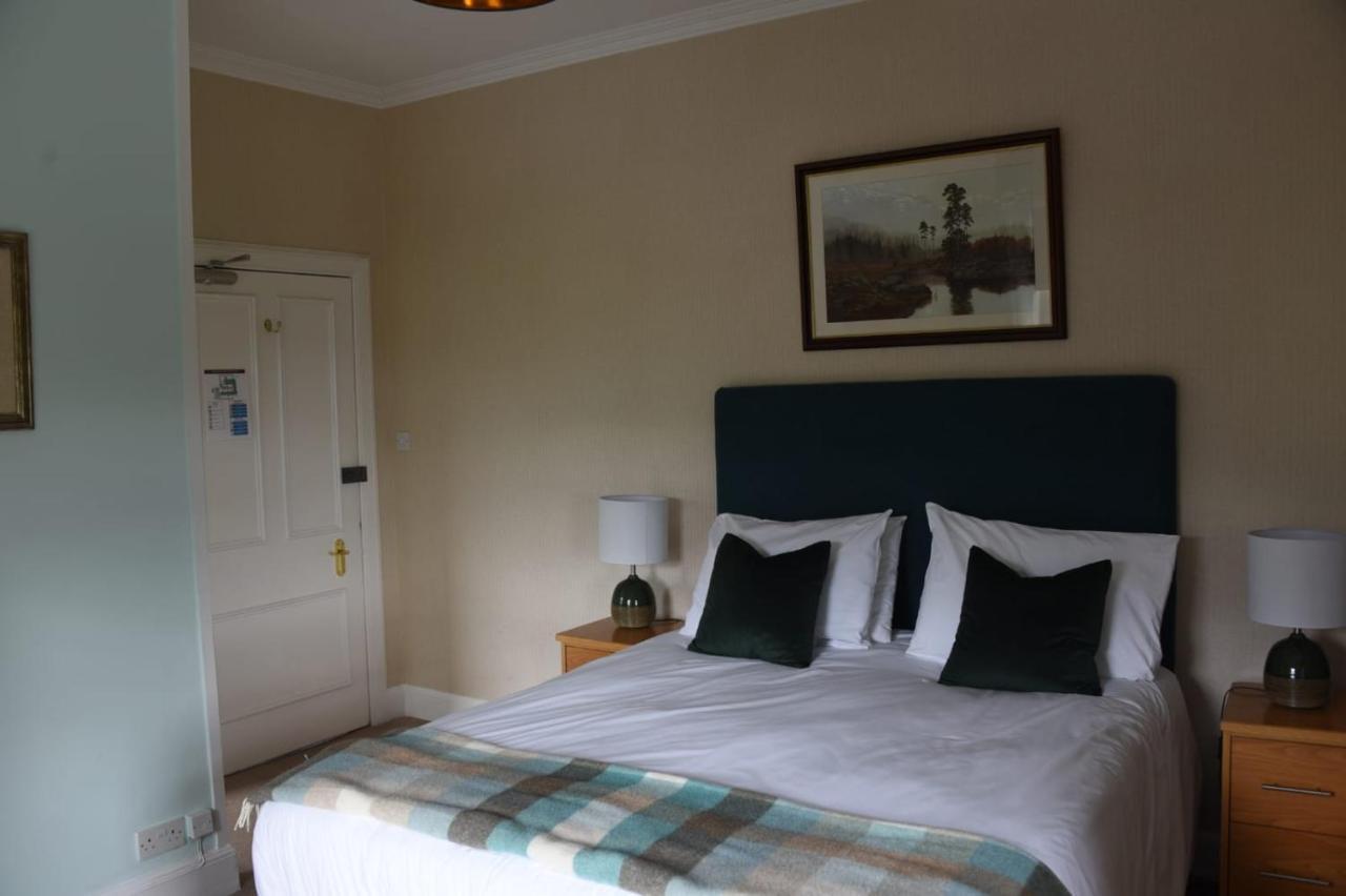 Tigh Na Cloich Guest house *