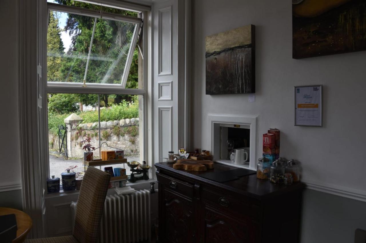 Tigh Na Cloich Guest house *