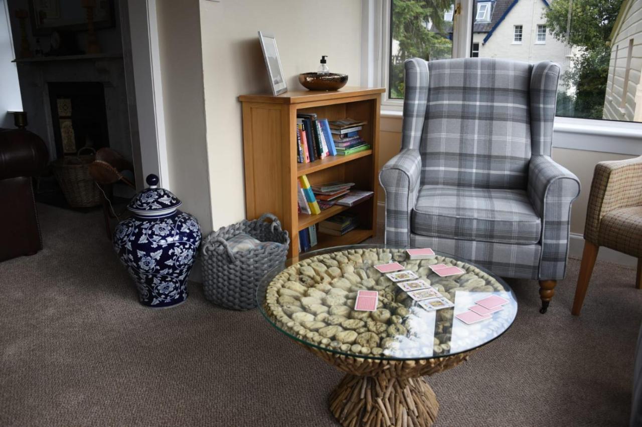 Tigh Na Cloich Guest house *