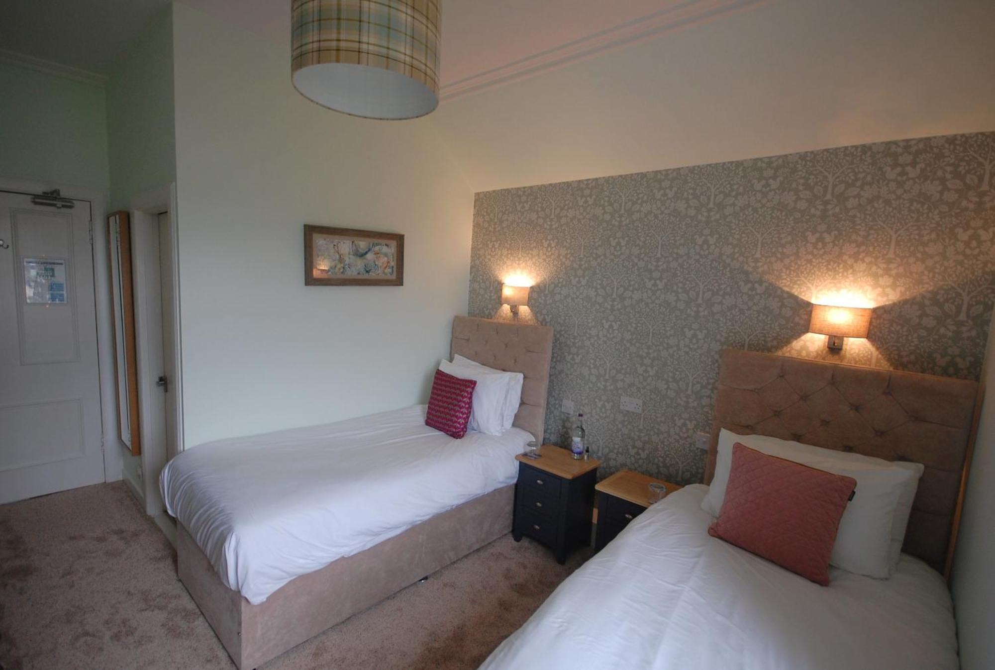 Tigh Na Cloich Guest house