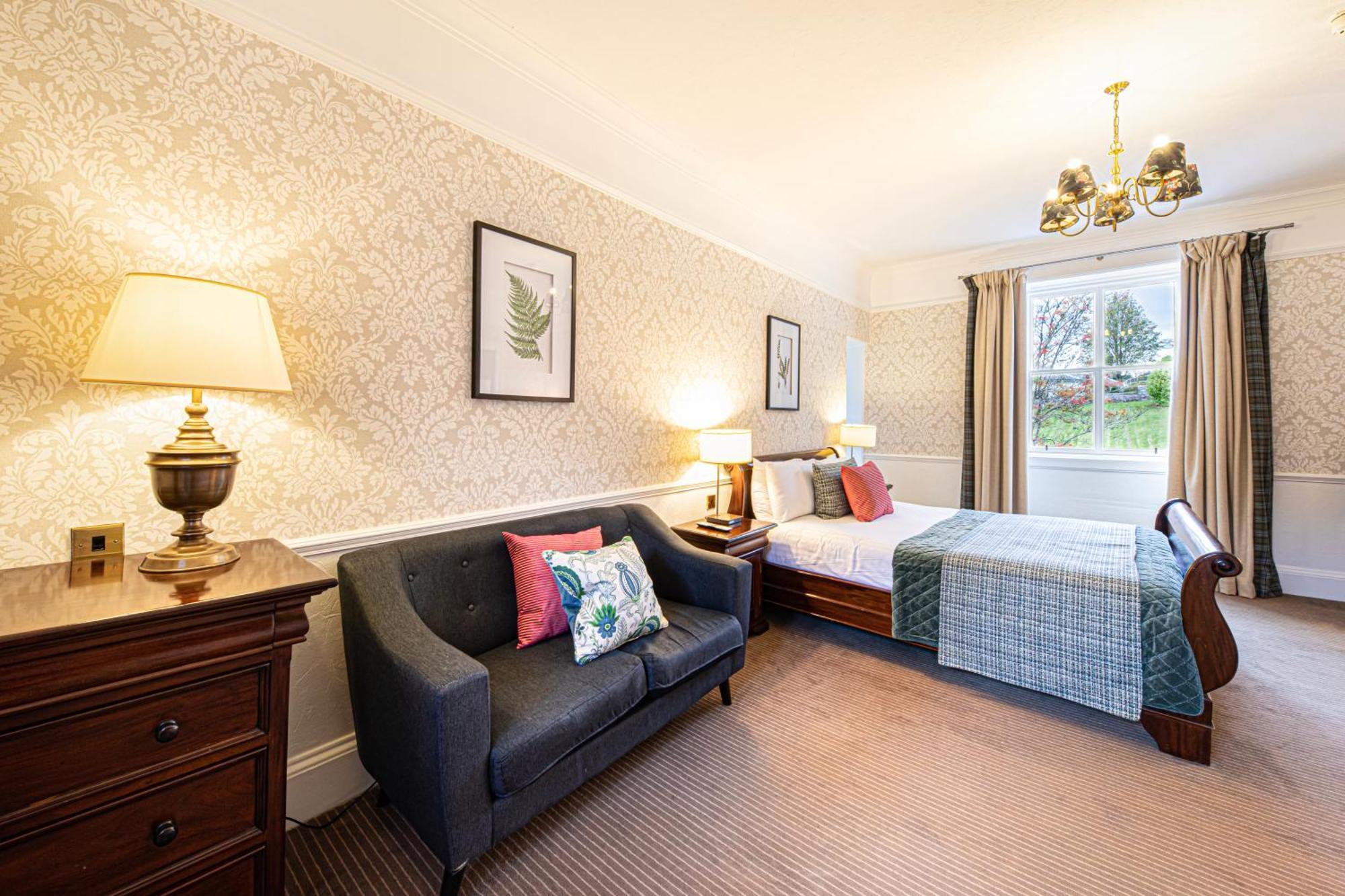 The Bank House At Scotland's * Pitlochry