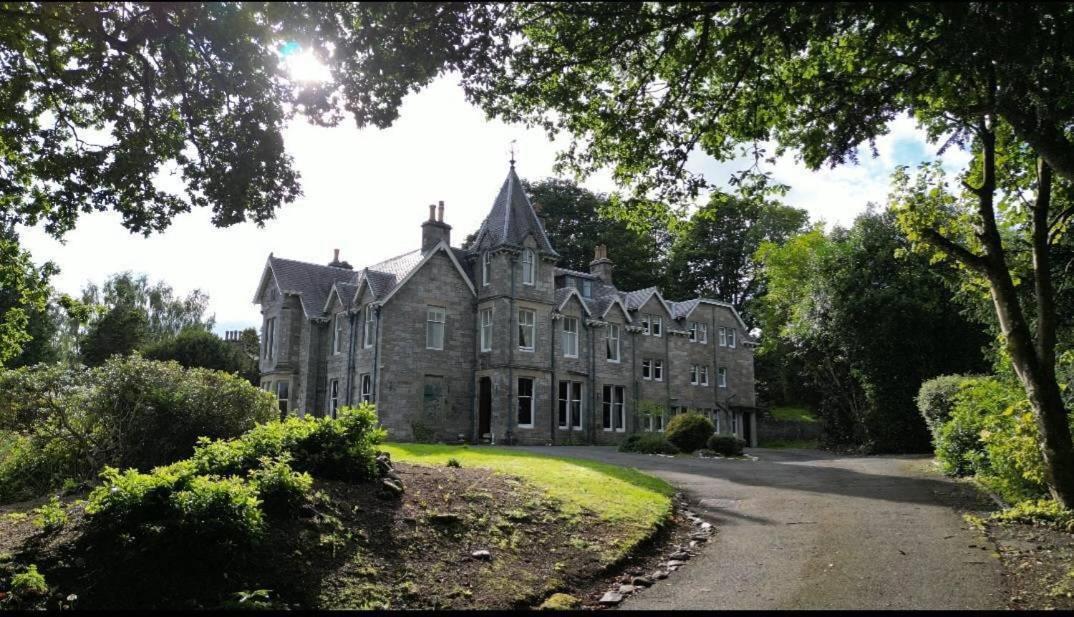 Wellwood Manor *