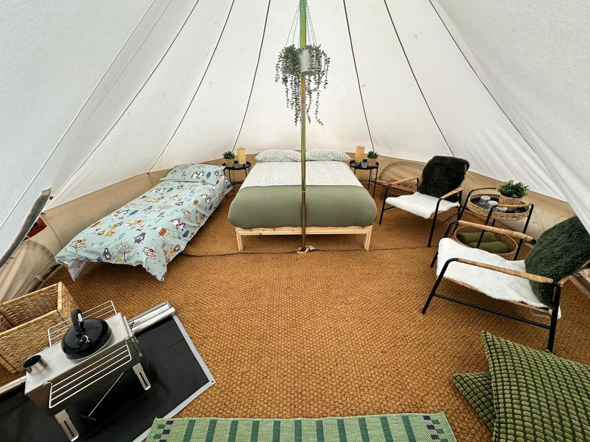 Luxury tent Tomnauld Farm *