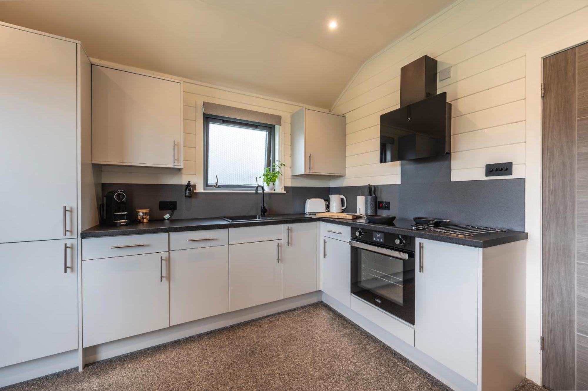 Kinnaird Woodland Lodge *