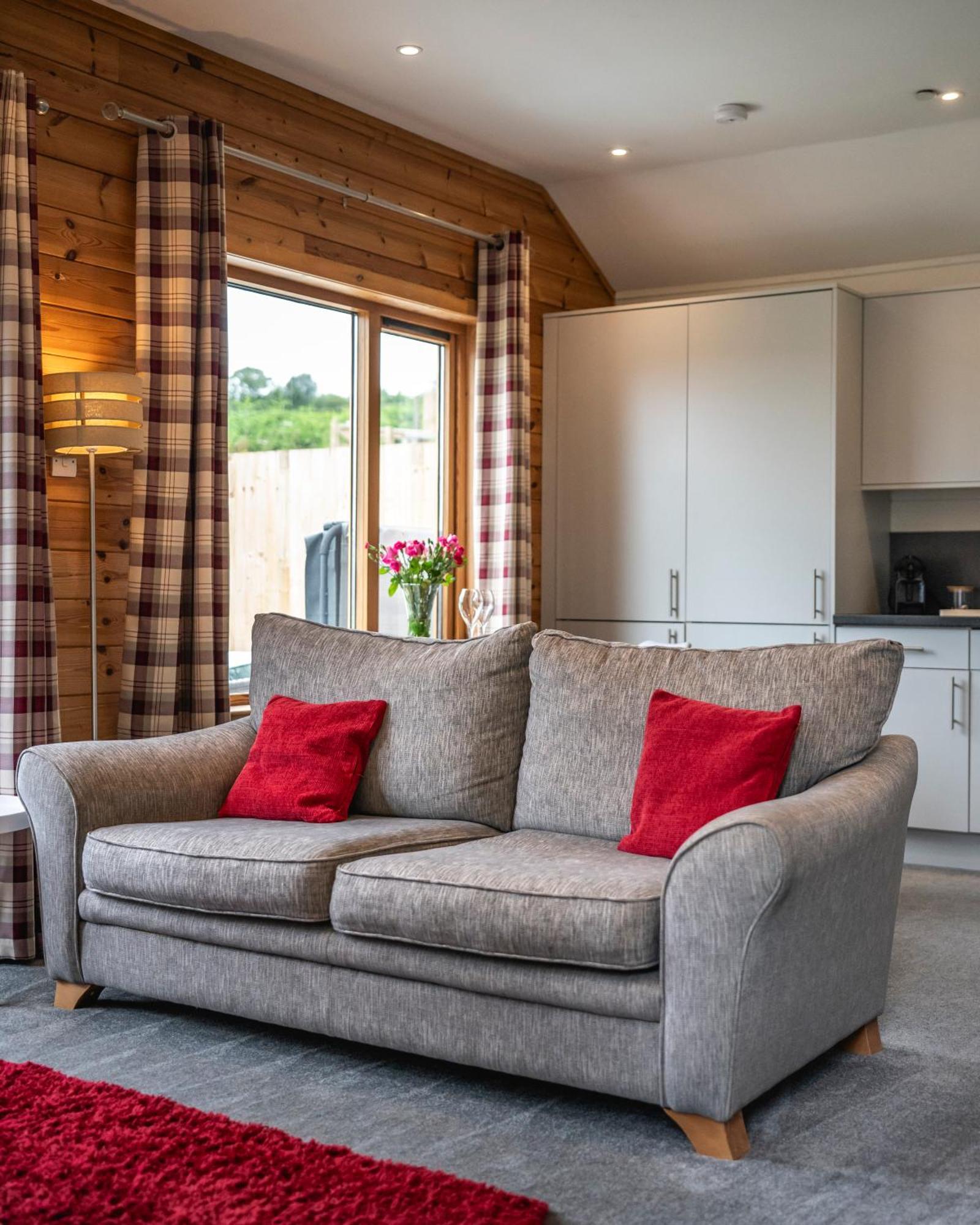 Kinnaird Woodland Lodge *