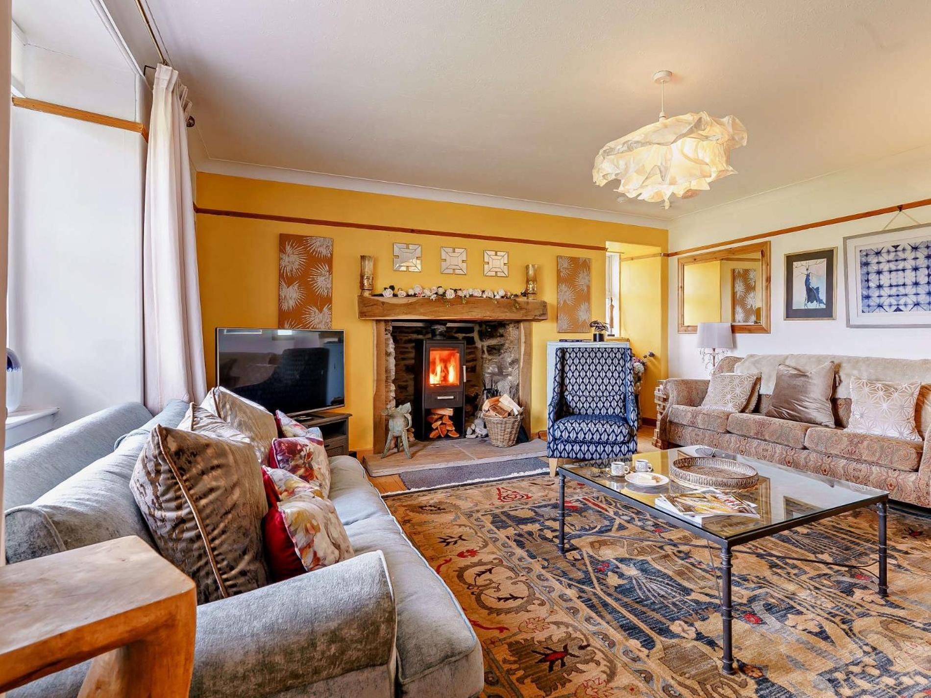 3 Bed In 59677