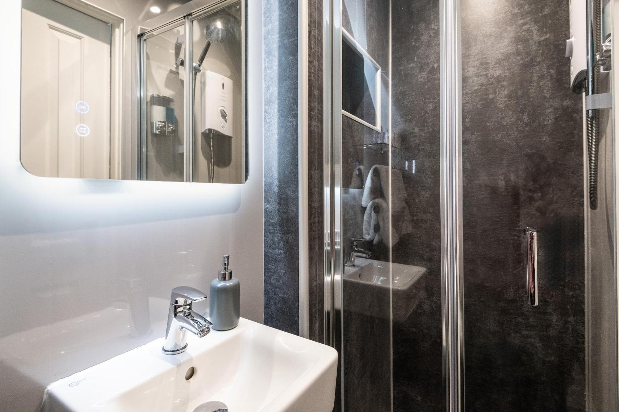 Atholl Guest house 4*