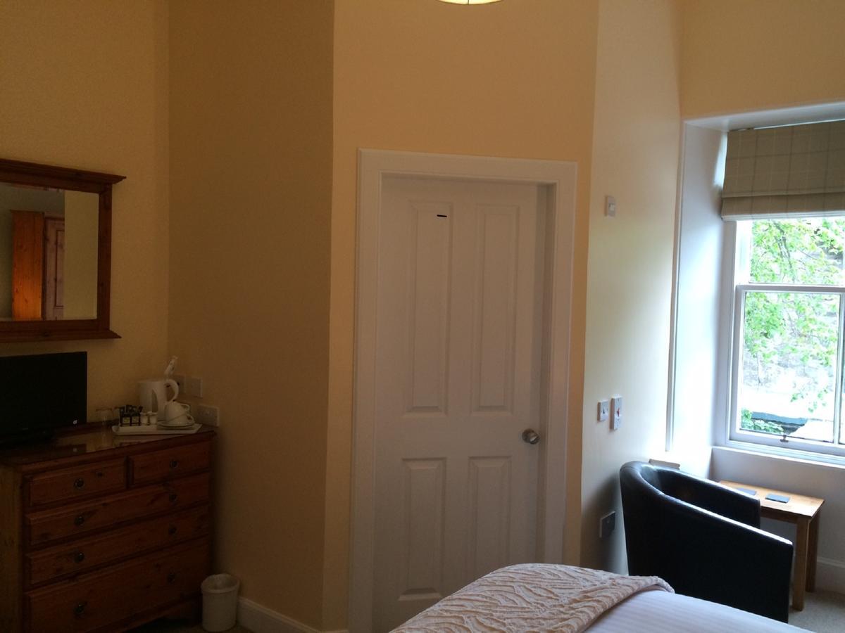 Bed & Breakfast Willows *