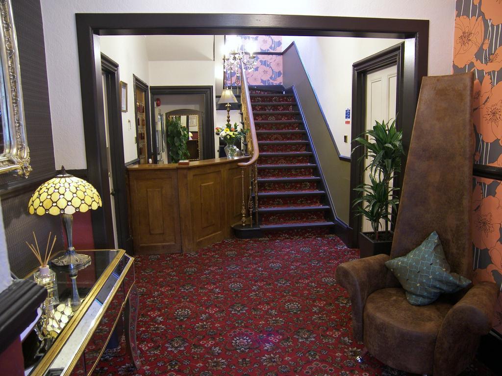 Rosemount Hotel