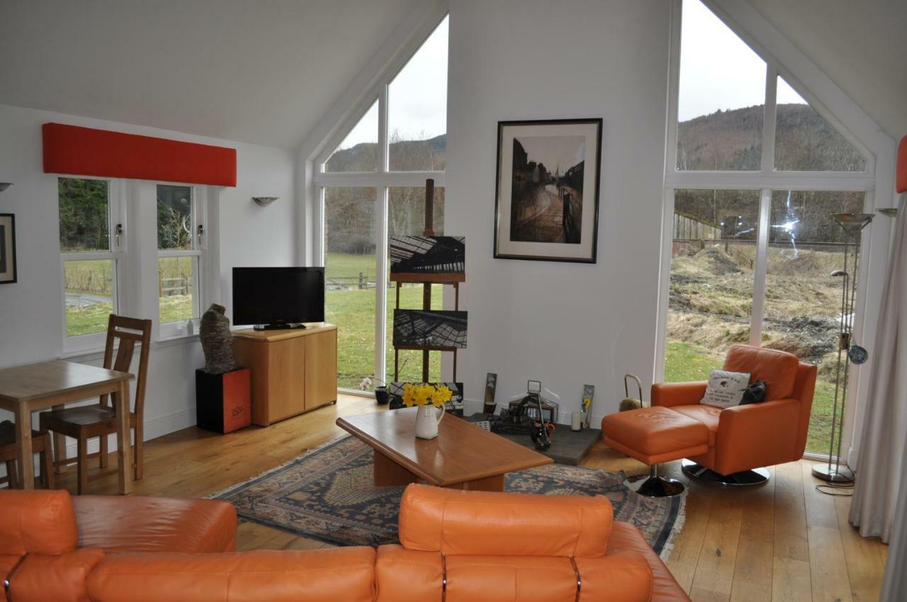 Bed & Breakfast West Haugh Farmhouse *