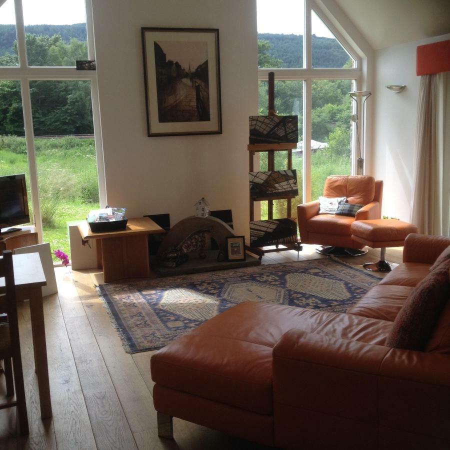 Bed & Breakfast West Haugh Farmhouse *