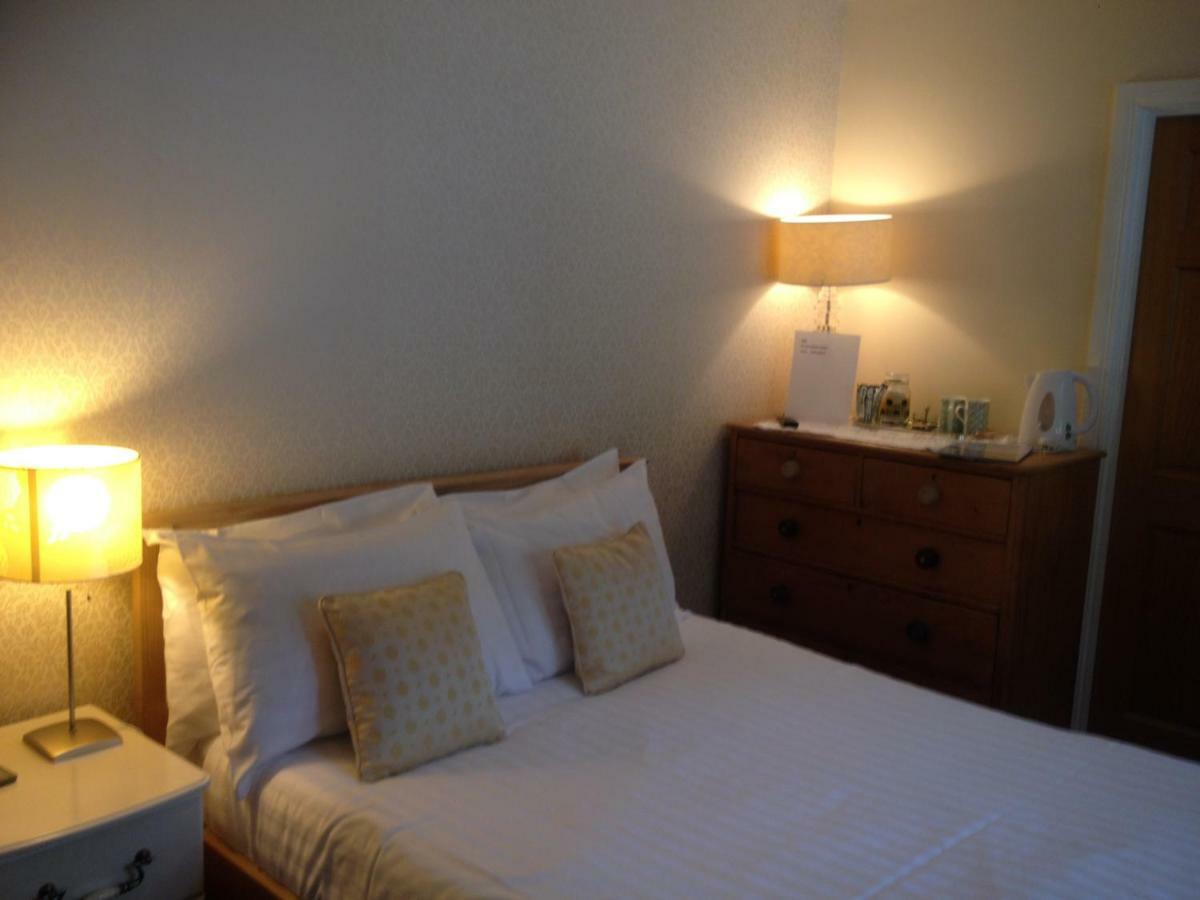 Bed & Breakfast West Haugh Farmhouse *