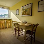 Beautiful Spacious Central Flat, Pitlochry