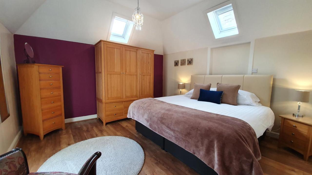 Holiday home Willows