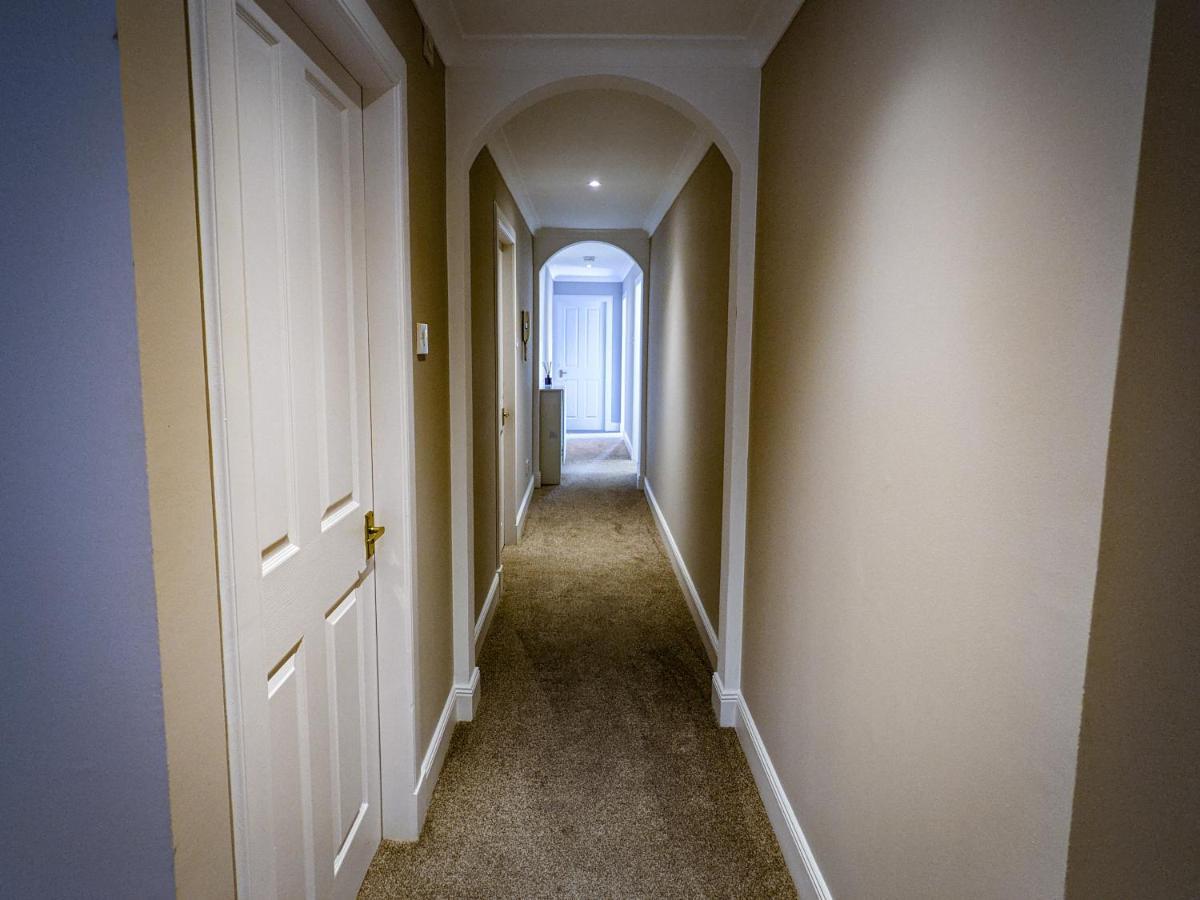 Apartment Beautiful Spacious Flat, *