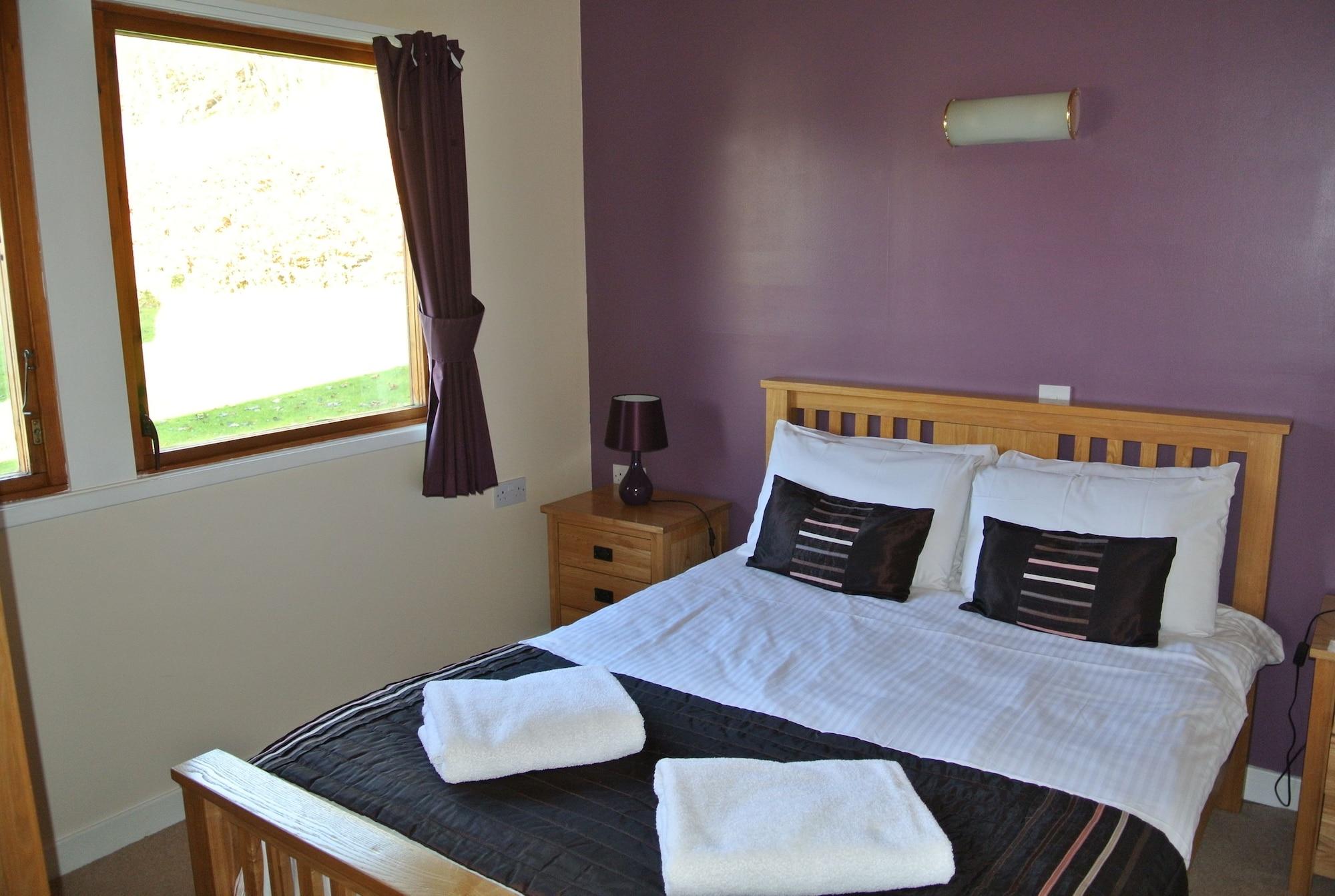 Lodge Logierait Pine *