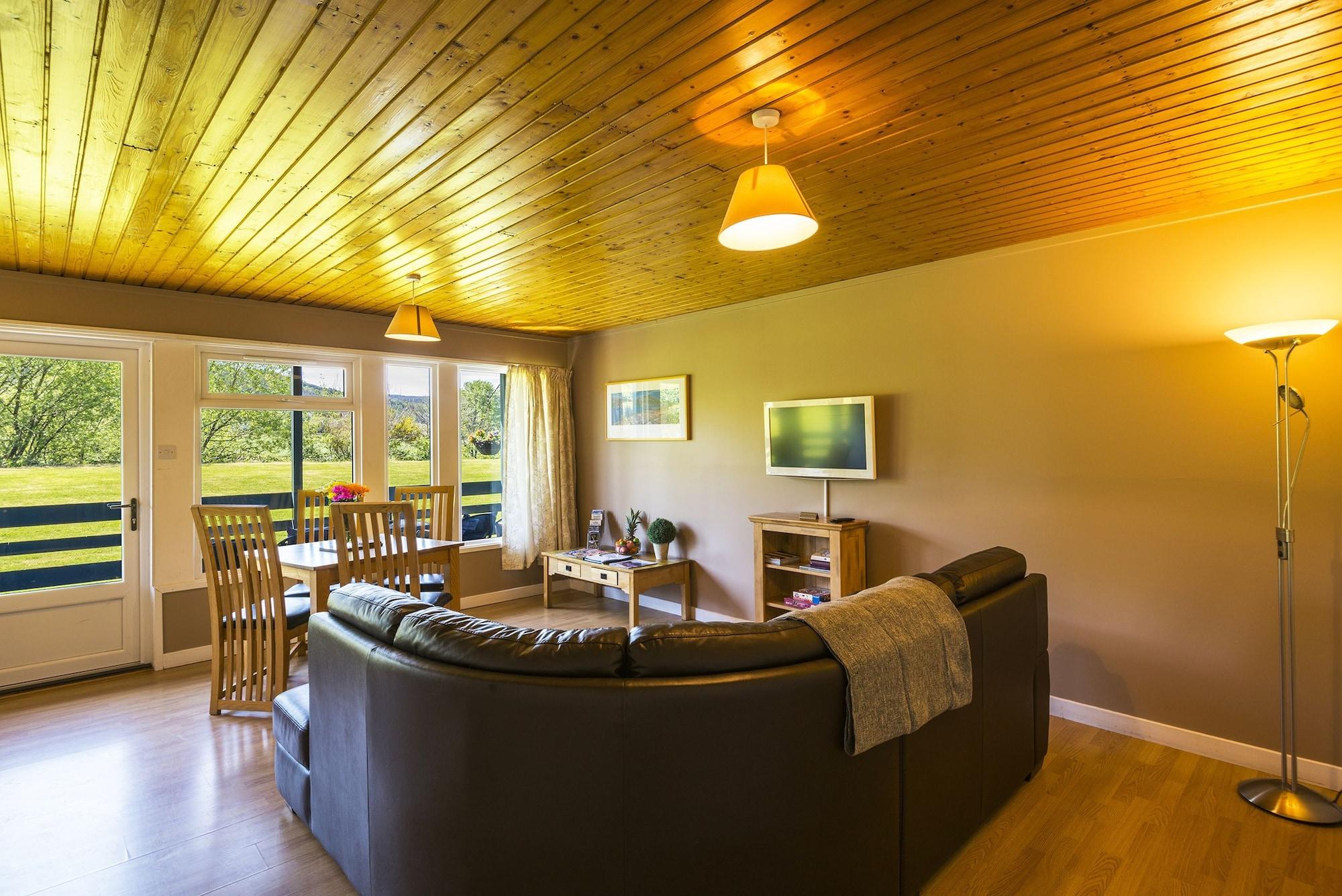 Lodge Logierait Pine *