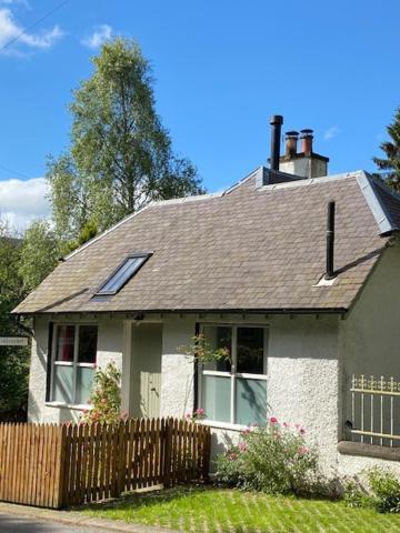 Cobbler's At Kindrochet, Strathtay * Pitlochry