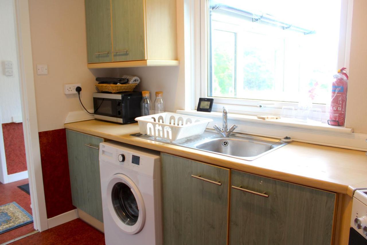 Borenich Farm Cottage, Private Loch Access Holiday home