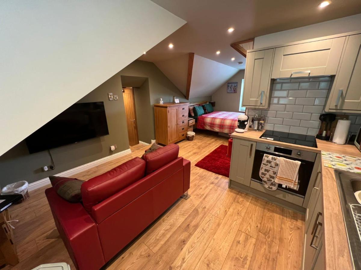 Inviting 1-bed In Apartment