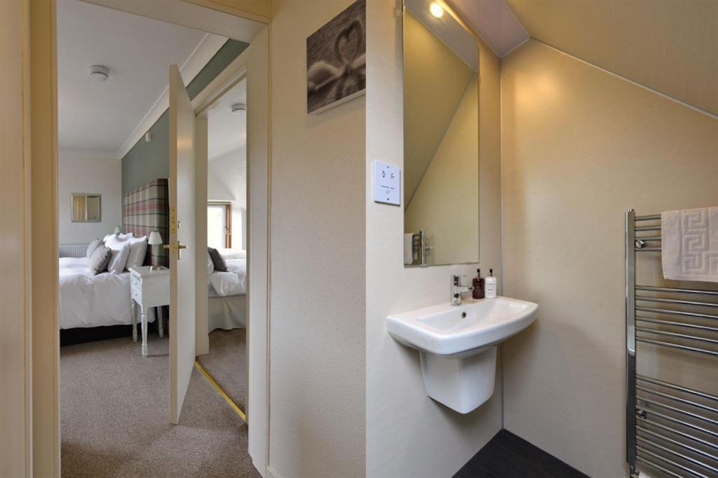 The Poplars 4*