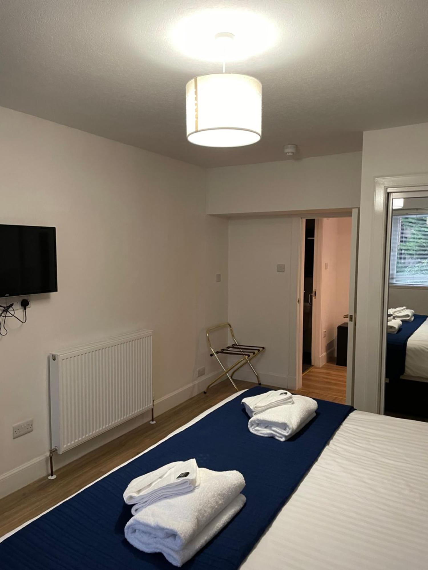 The Claymore Guest house 4*
