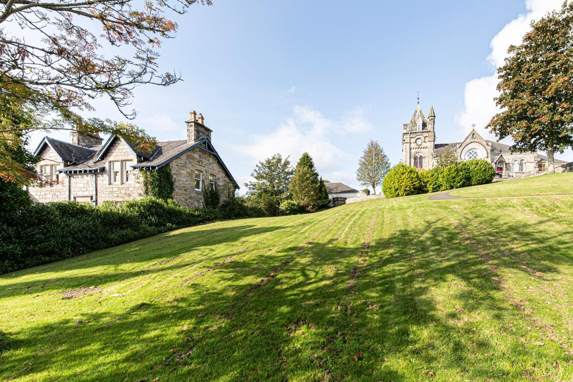 The Bank House At Scotland's * Pitlochry