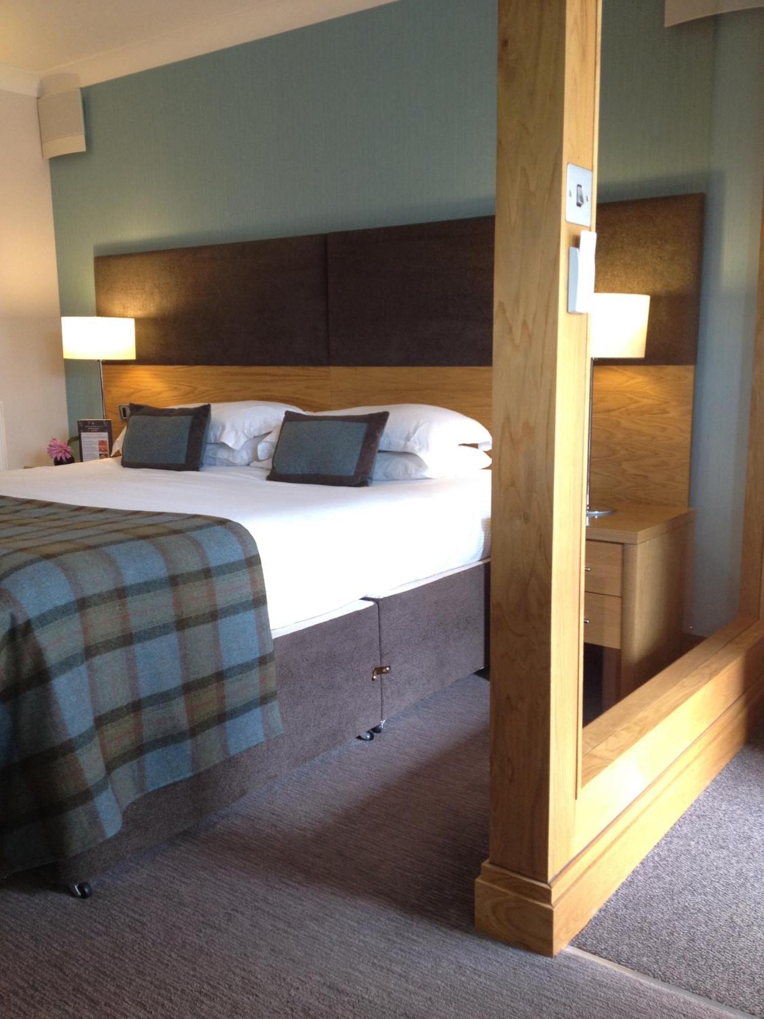 Country house Craigmhor Lodge & Courtyard *
