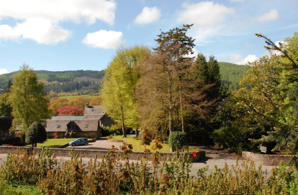 Country house Craigatin House & Courtyard *