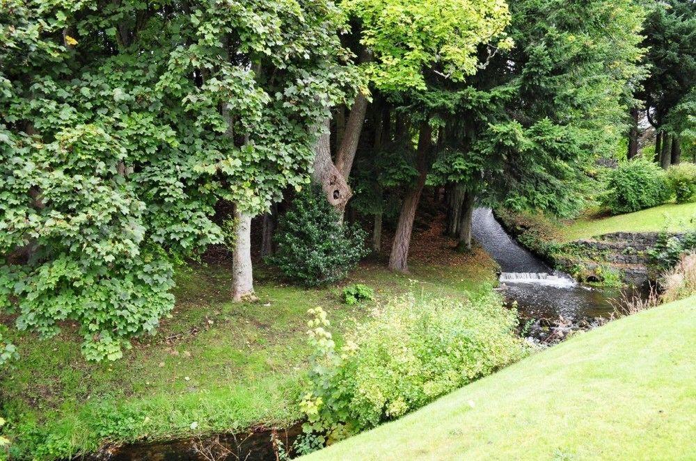 Craigmhor Lodge & Courtyard Country house *